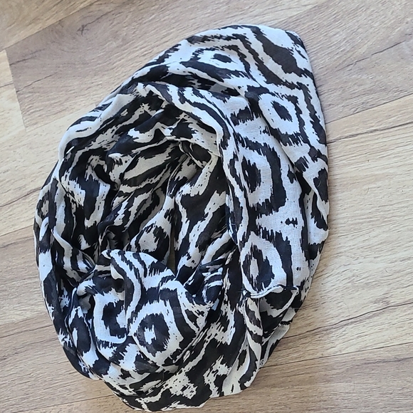 Infinity Scarf Bundle - Picture 3 of 7
